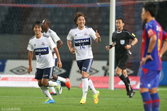 流れるようなパスワークからＪ初得点となる決勝ゴールを決めた天野 純（横浜FM）【明治安田Ｊ１ 第15節 FC東京vs横浜FM】