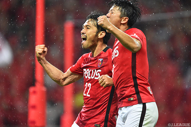 阿部 勇樹（#22）が2点を挙げ、一時は逆転に成功した浦和【明治安田Ｊ１ 第15節 浦和vs磐田】