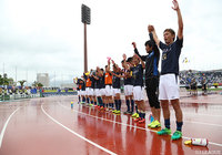 接戦を制しホームゲーム３連勝を喜ぶ鹿児島の選手達【明治安田Ｊ３ 第14節 鹿児島vsYS横浜】