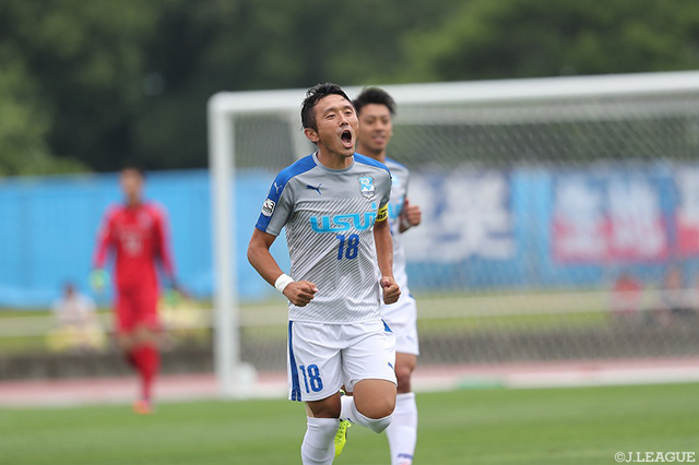 開始３分に”ゴールラッシュ”の開幕を告げる先制ゴールを決めた尾崎 瑛一郎（沼津）【明治安田Ｊ３ 第14節 Ｆ東23vs沼津】