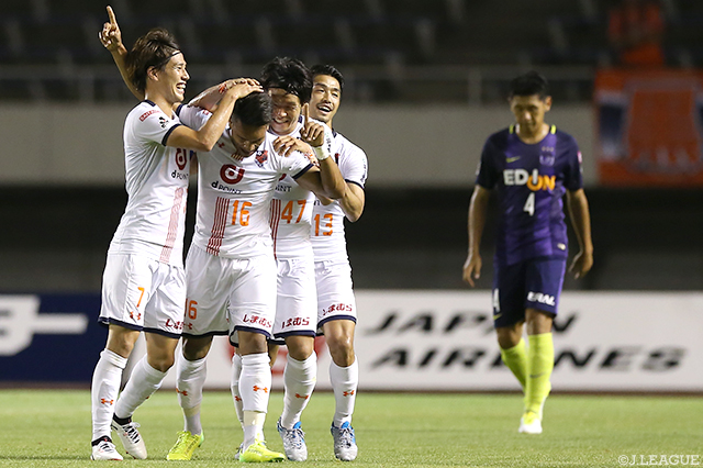 90+4分に貴重な追加点となる今季初ゴールを決めたマテウス（大宮）【明治安田Ｊ１ 第16節 広島vs大宮】