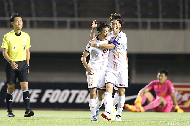 90+5分にダメ押しゴールを決めた渡部 大輔（大宮）【明治安田Ｊ１ 第16節 広島vs大宮】