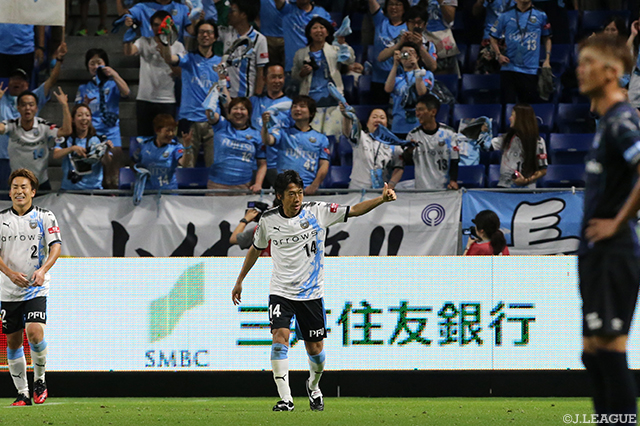 52分に右足で先制ゴールを決めた中村 憲剛（川崎Ｆ）【明治安田Ｊ１ 第16節 Ｇ大阪vs川崎Ｆ】