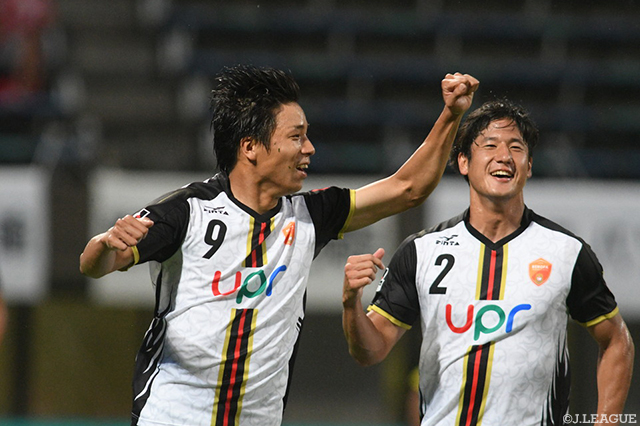 29分に2試合連続となる先制ゴールを決めた岸田 和人（山口）【明治安田Ｊ２ 第20節 熊本vs山口】