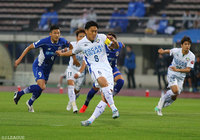 先制PKで大量得点の口火を切った岩尾 憲（徳島）【明治安田Ｊ２ 第20節 山形vs徳島】