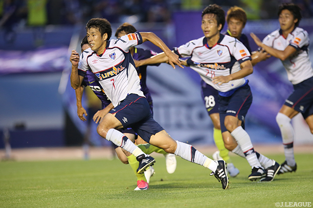 セットプレーのチャンスにゴール前に走り込む米本 拓司（FC東京）【ルヴァンカップ プレーオフステージ 第1戦 広島vsFC東京】
