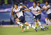 セットプレーのチャンスにゴール前に走り込む米本 拓司（FC東京）【ルヴァンカップ プレーオフステージ 第1戦 広島vsFC東京】