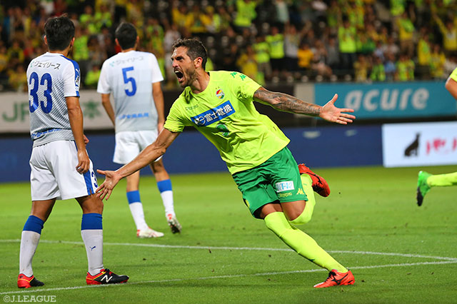 2ゴールを挙げ、今季初の連勝に貢献したラリベイ（千葉）【明治安田Ｊ２ 第21節 千葉vs大分】