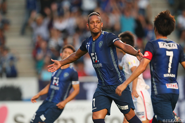 ４試合ぶりのゴールとなる決勝PKを決めたウェリントン（福岡）【明治安田Ｊ２ 第21節 福岡vs岐阜】