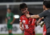 前半アディショナルタイム、Ｊ初ゴールを決めた上村 周平（熊本）【明治安田Ｊ２ 第21節 熊本vs東京Ｖ】