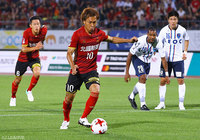 3試合連続ゴールとなる同点PKを決めた中美 慶哉（金沢）【明治安田Ｊ２ 第21節 金沢vs横浜FC】