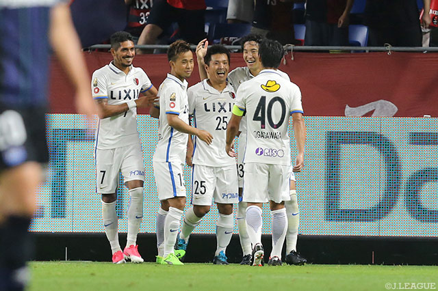 角度のない位置から巧みに決勝ゴールを決めた遠藤 康（鹿島 #25）【明治安田Ｊ１ 第17節 Ｇ大阪vs鹿島】