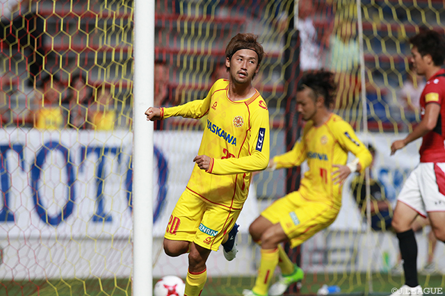 37分に今季3点目となる同点ゴールを決めた花井 聖（北九州）【明治安田Ｊ３ 第16節 北九州vs盛岡】