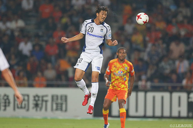 後半から出場し、4本のシュートで古巣ゴールに襲いかかった長沢 駿（Ｇ大阪）【明治安田Ｊ１ 第18節 清水vsＧ大阪】