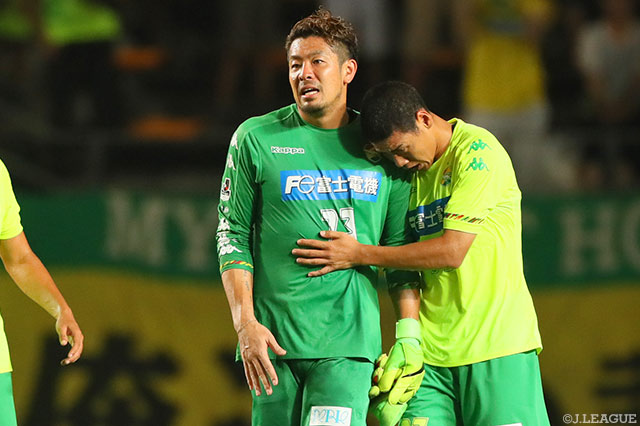 土壇場で自ら献上したPKを見事に阻止した佐藤 優也（千葉）【明治安田Ｊ２ 第22節 千葉vs讃岐】