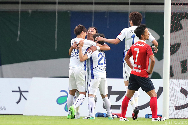 こぼれ球を押し込み貴重な追加点をもたらした杉本 太郎（徳島 #26）【明治安田Ｊ２ 第22節 名古屋vs徳島】