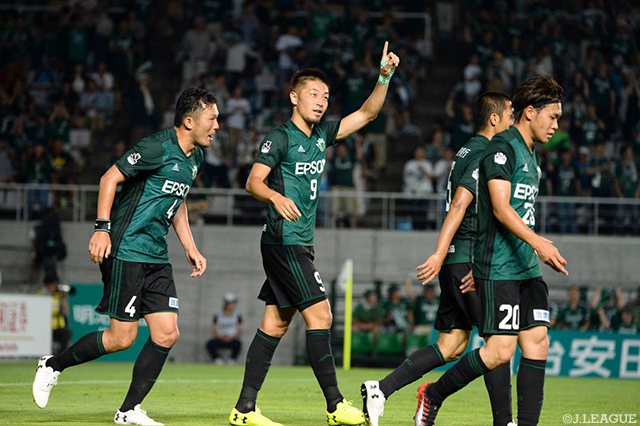 前半ヘディングで２ゴールを決めた高崎 寛之（松本）【明治安田Ｊ２ 第22節 松本vs横浜FC】