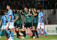 61分にこぼれ球を右脚で決めリードを3点に広げた橋内 優也（松本 #31）【明治安田Ｊ２ 第22節 松本vs横浜FC】