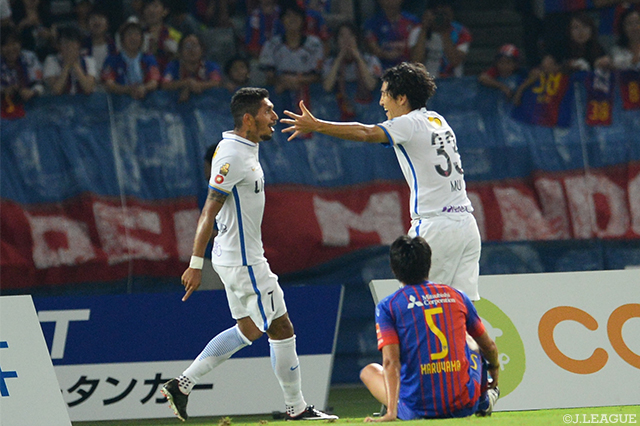 16分にこぼれ球を頭で押し込み先制点をもたらしたペドロ ジュニオール（鹿島）【明治安田Ｊ１ 第18節 FC東京vs鹿島】