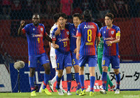 前半終了間際に太田 宏介からのクロスを頭で決めた橋本 拳人（FC東京）【明治安田Ｊ１ 第18節 FC東京vs鹿島】