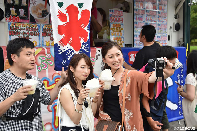 かき氷片手にチーズ！【明治安田Ｊ２ 第22節 岐阜vs京都】