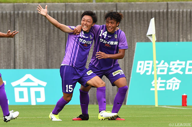 豪快な一撃で3連勝につながる決勝点を挙げた水野 泰輔（藤枝 #15）【明治安田Ｊ３ 第16節 藤枝vsＧ大23】