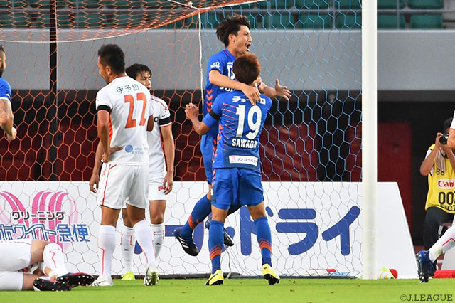 乾 大知の今季開幕戦以来となる得点で早々と先制した長崎【明治安田Ｊ２ 第22節 長崎vs愛媛】