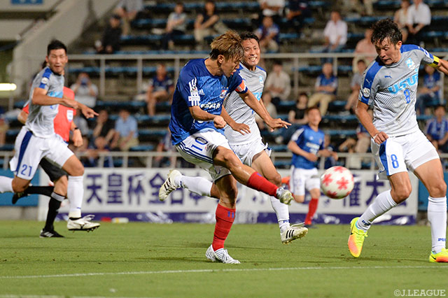 前半終了間際に齋藤 学がループシュートを決め、3点差とした横浜FM【天皇杯 3回戦 横浜FMvs沼津】