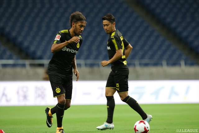 トレーニングに励むオバメヤンと香川【明治安田Ｊリーグワールドチャレンジ 浦和vsドルトムント 前日練習】