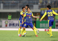 CKの流れから同点ゴールを決めた岡田 翔平（群馬）【明治安田Ｊ２ 第23節 群馬vs福岡】