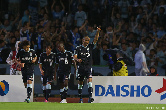 61分にダメ押しとなるチーム５点目のゴールを決めた川又 堅碁（磐田）【明治安田Ｊ１ 第19節 川崎Ｆvs磐田】