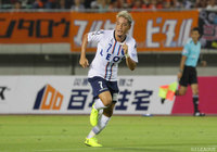 5分に鋭いドリブル突破から先制ゴールを奪った野村 直輝（横浜FC）【明治安田Ｊ２ 第25節 山口vs横浜FC】