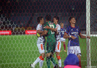 前半終了間際のPKのピンチをビッグセーブで凌いだ六反 勇治（清水）【明治安田Ｊ１ 第19節 横浜FMvs清水】