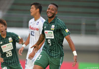 クリスチャンの今季2点目で幸先良く先制した岐阜【明治安田Ｊ２ 第25節 岐阜vs群馬】