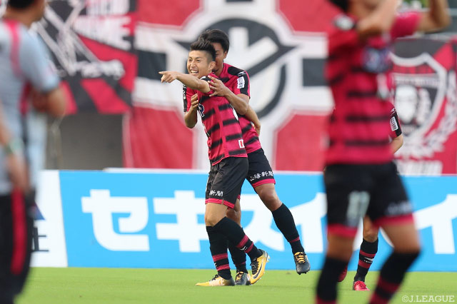 今季初の3連勝に導く先制点を決めた豊川 雄太（岡山）【明治安田Ｊ２ 第25節 岡山vs長崎】