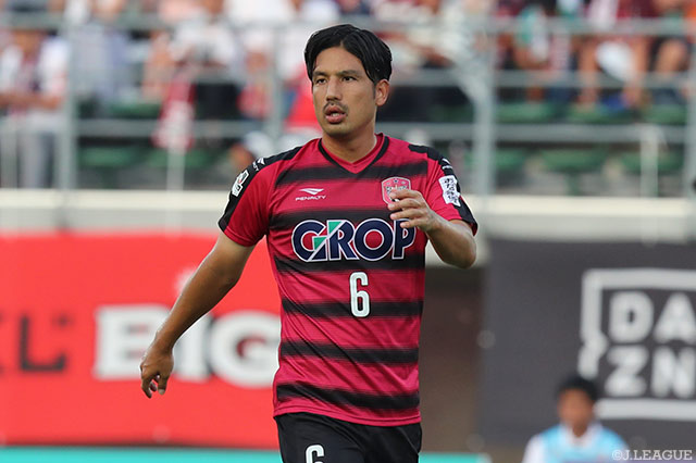 先制から4分後に今季初得点となる追加点を決めた竹田 忠嗣（岡山）【明治安田Ｊ２ 第25節 岡山vs長崎】