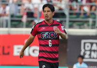 先制から4分後に今季初得点となる追加点を決めた竹田 忠嗣（岡山）【明治安田Ｊ２ 第25節 岡山vs長崎】