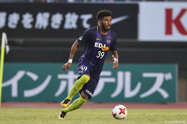 両チーム最多3本のシュートを放ち、存在感を見せたパトリック（広島）【明治安田Ｊ１ 第19節 広島vs鳥栖】