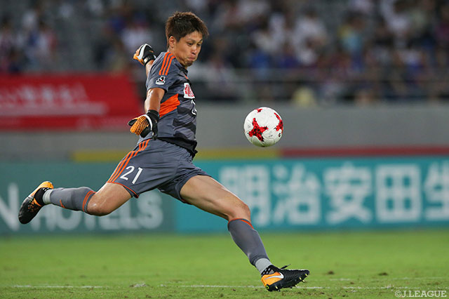 1失点を喫するも好セーブが光った守田 達弥（新潟）【明治安田Ｊ１ 第19節 FC東京vs新潟】