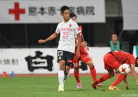 巧みなドリブル突破からの鋭いミドルシュートで決勝点を挙げた青木 亮太（名古屋）【明治安田Ｊ２ 第25節 熊本vs名古屋】