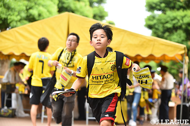 開門だ！席へダッシュ!!	【明治安田Ｊ１ 第20節 柏vs神戸】