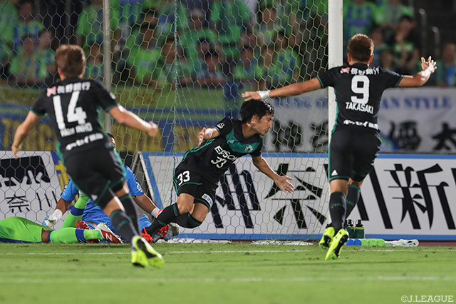 3分に安川 有のゴールで早々と先制した松本【明治安田Ｊ２ 第26節 湘南vs松本】