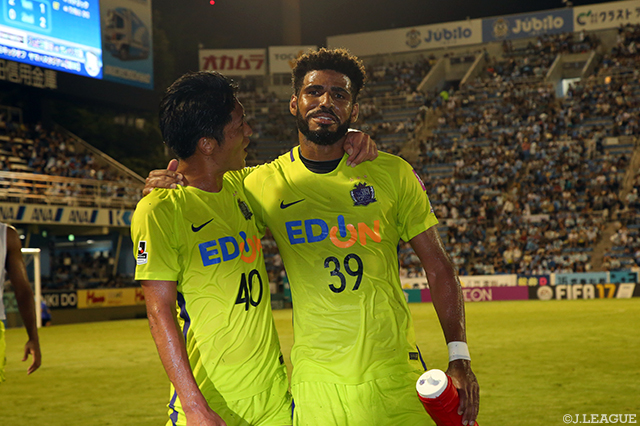 チームの8試合ぶり勝利に貢献した新加入の丹羽 大輝とパトリック（広島）【明治安田Ｊ１ 第20節 磐田vs広島】