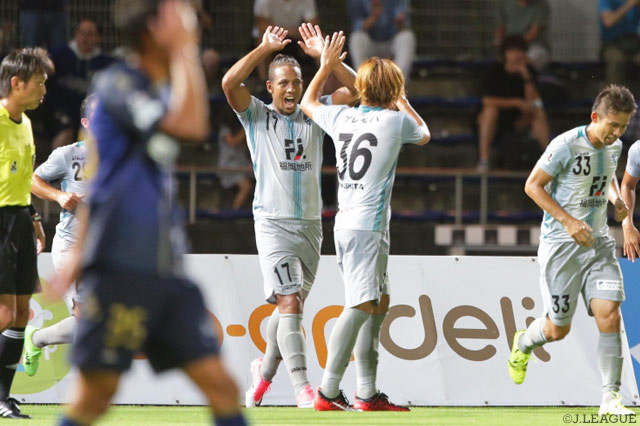 得点ランキング2位タイの14得点目となる2試合連続ゴールを挙げたウェリントン（福岡）【明治安田Ｊ２ 第26節 町田vs福岡】