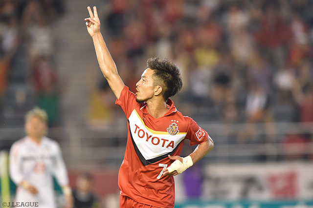 ハットトリックを達成し、激闘に終止符を打った田口 泰士（名古屋）【明治安田Ｊ２ 第26節 名古屋vs愛媛】