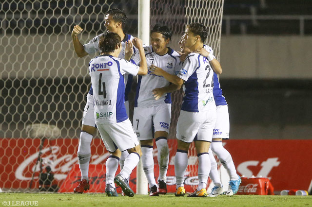 後半序盤、遠藤 保仁（#7）の同点ゴールで反撃の狼煙を上げたＧ大阪【明治安田Ｊ１ 第21節 広島vsＧ大阪】