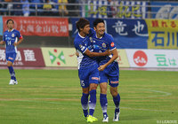 試合開始1分に先制ヘッドを決めた瀬沼 優司（山形）【明治安田Ｊ２ 第27節 山形vs金沢】