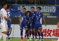 53分に今季初ゴールとなる貴重な追加点を決めた佐藤 優平（山形 #16）【明治安田Ｊ２ 第27節 山形vs金沢】