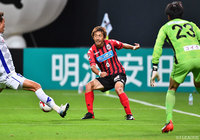 豊富な運動量で中盤を支えた兵藤 慎剛（札幌）【明治安田Ｊ１ 第22節 札幌vs甲府】