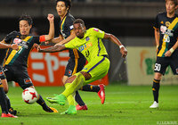 チーム最多4本のシュートを放ったアンデルソン ロペス（広島）【明治安田Ｊ１ 第22節 仙台vs広島】